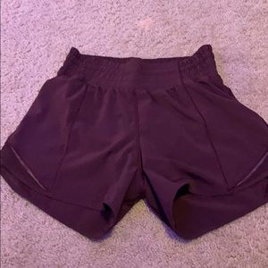 lulu lemon hotty hot 4 inseam cassis shorts